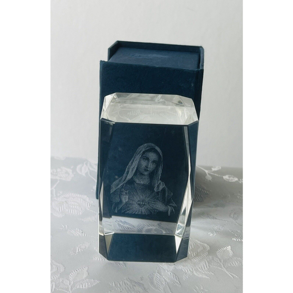Madonna Virgin Mary Laser Etched Crystal Clear Glass 3D Paperweight IOB - Picture 5 of 7